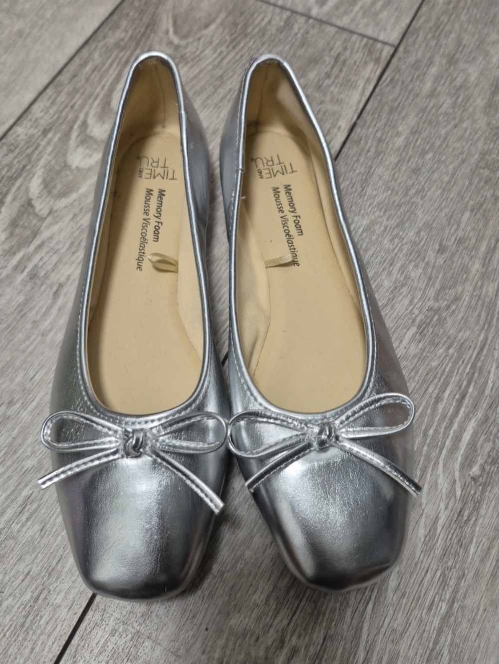 Time and Tru Metallic Silver Memory Foam Ballet Flats with Bow